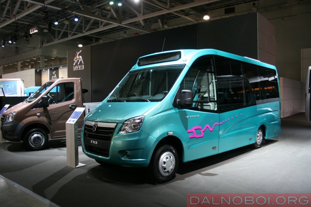 ГАЗ-А68R5Е представляет собой электробус с агрегатной базой «ГАЗель NEXT» вместимостью 16-22 пассажира