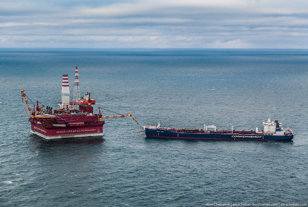 How extract oil in the Arctic on the Prirazlomnaya platform 13