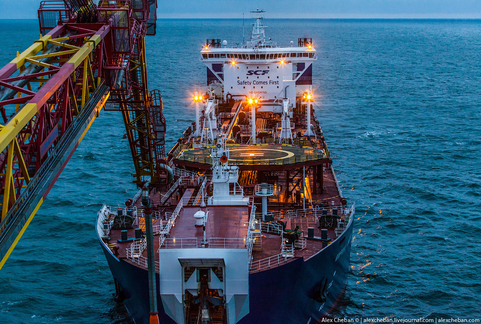 How extract oil in the Arctic on the Prirazlomnaya platform 17