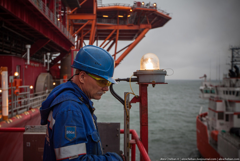 How extract oil in the Arctic on the Prirazlomnaya platform 19