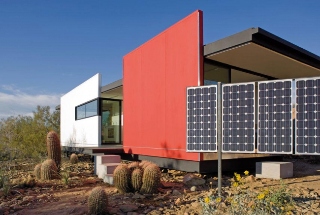 Стильный частный дом с солнечными коллекторами-концентраторами
