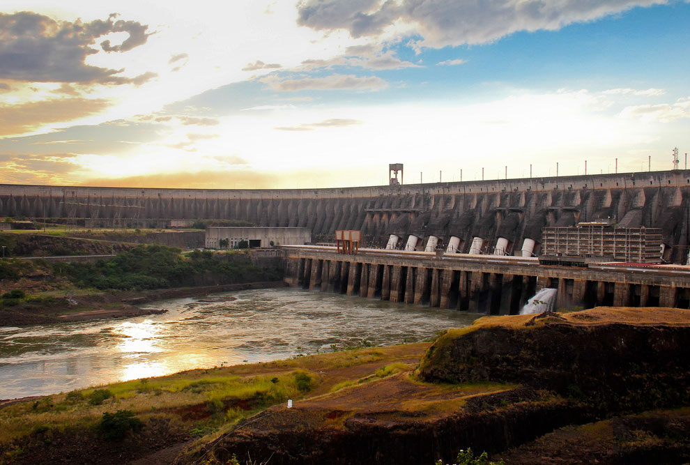 Итайпу — крупнейшая ГЭС в мире