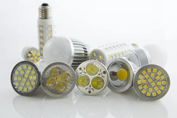 Различные светодиодов лампа GU10 и E27 с различными охлаждения — стоковое фото